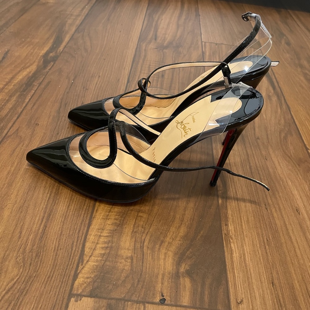 Authentic CHRISTIAN LOUBOUTIN Patent Pumps